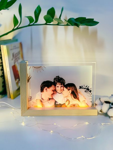 Стеклянные постеры с теплой белой подсветкой и угловой подставкой PSLA5 фото
