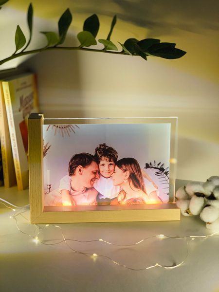 Стеклянные постеры с теплой белой подсветкой и угловой подставкой PSLA5 фото