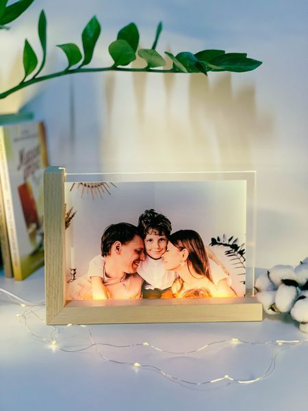 Стеклянные постеры с теплой белой подсветкой и угловой подставкой PSLA5 фото